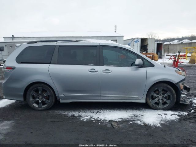 Car Image 2012 TOYOTA SIENNA