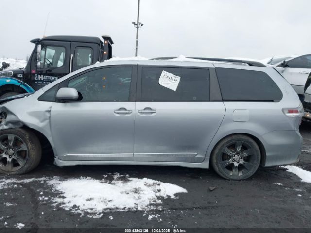 Car Image 2012 TOYOTA SIENNA