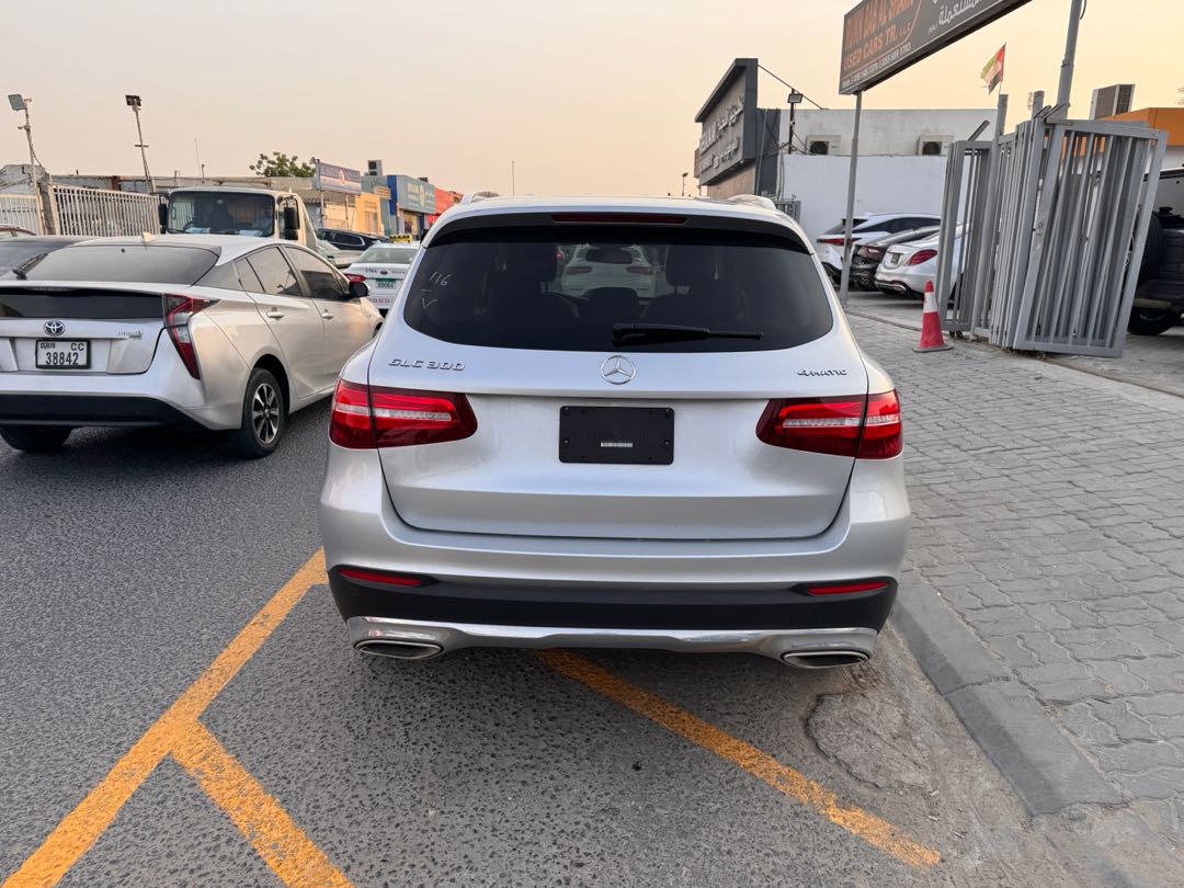 Car Image 2019 MERCEDES GLC CLASS