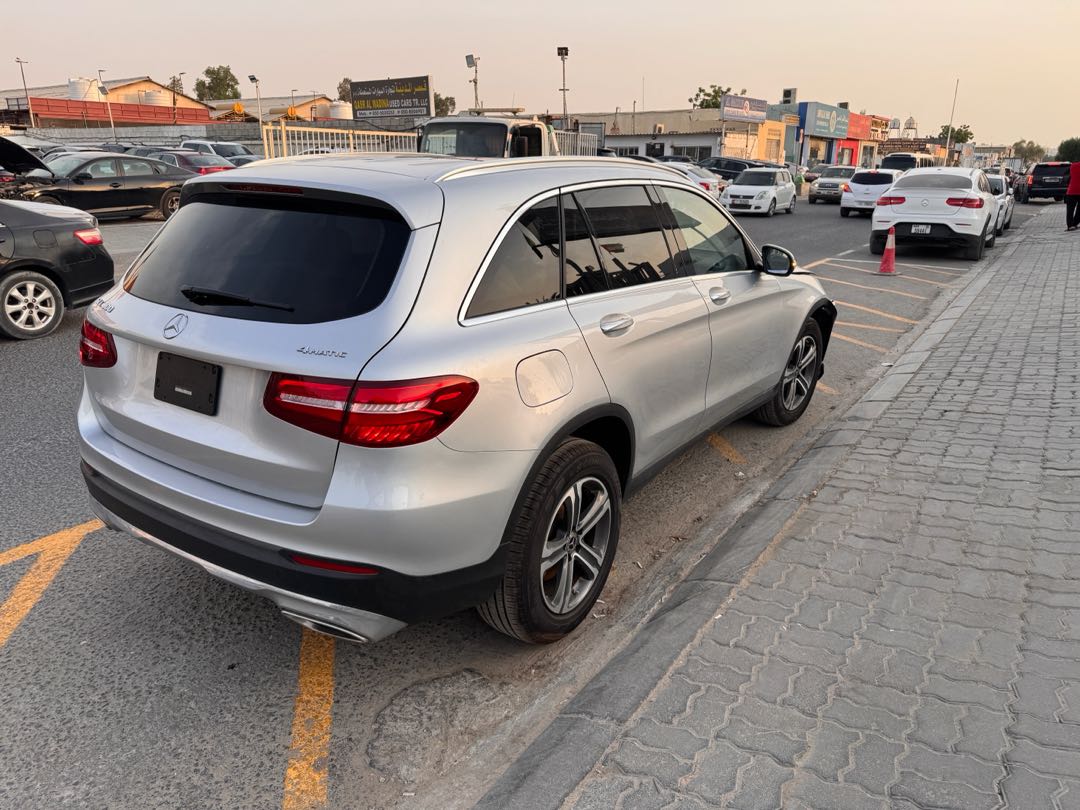Car Image 2019 MERCEDES GLC CLASS