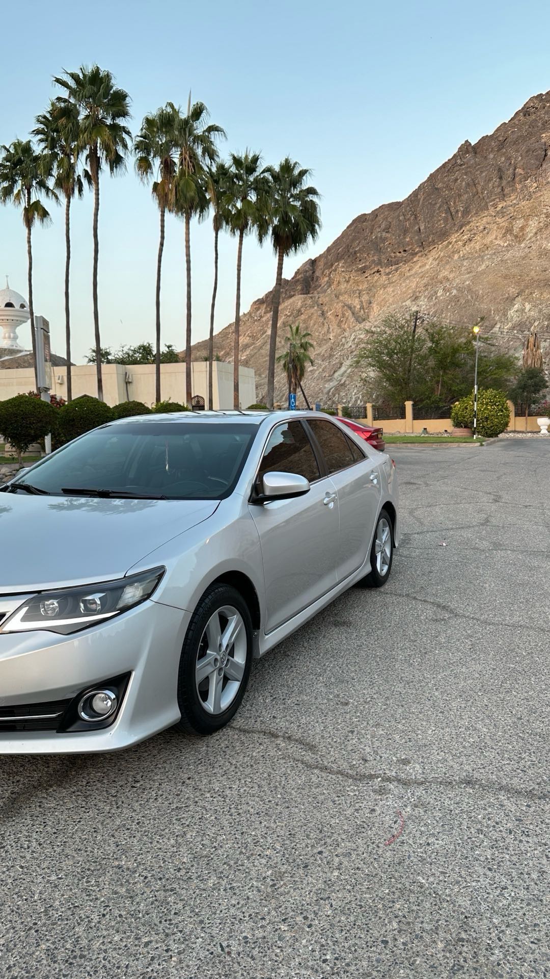 Car Image 2014 TOYOTA CAMRY SE