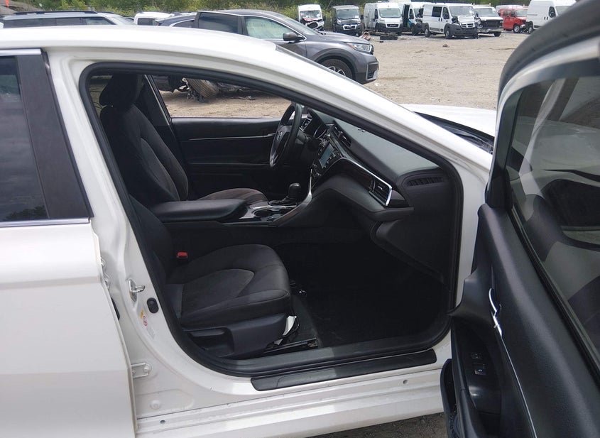 Car Image 2018 TOYOTA CAMRY