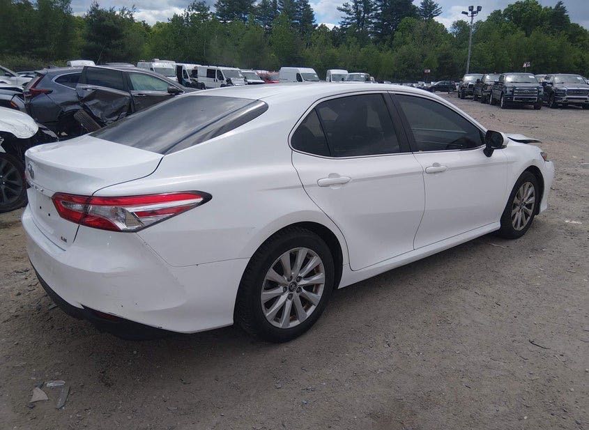 Car Image 2018 TOYOTA CAMRY