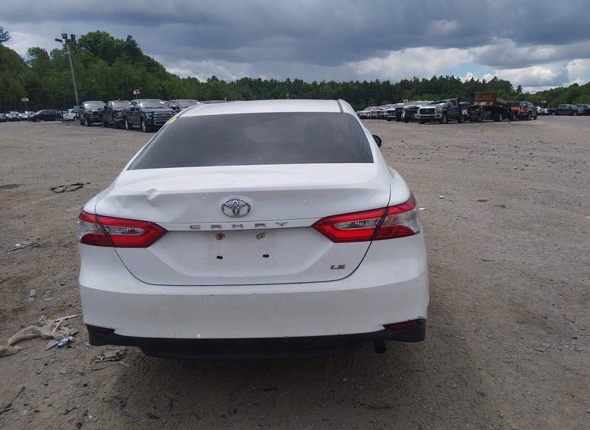 Car Image 2018 TOYOTA CAMRY