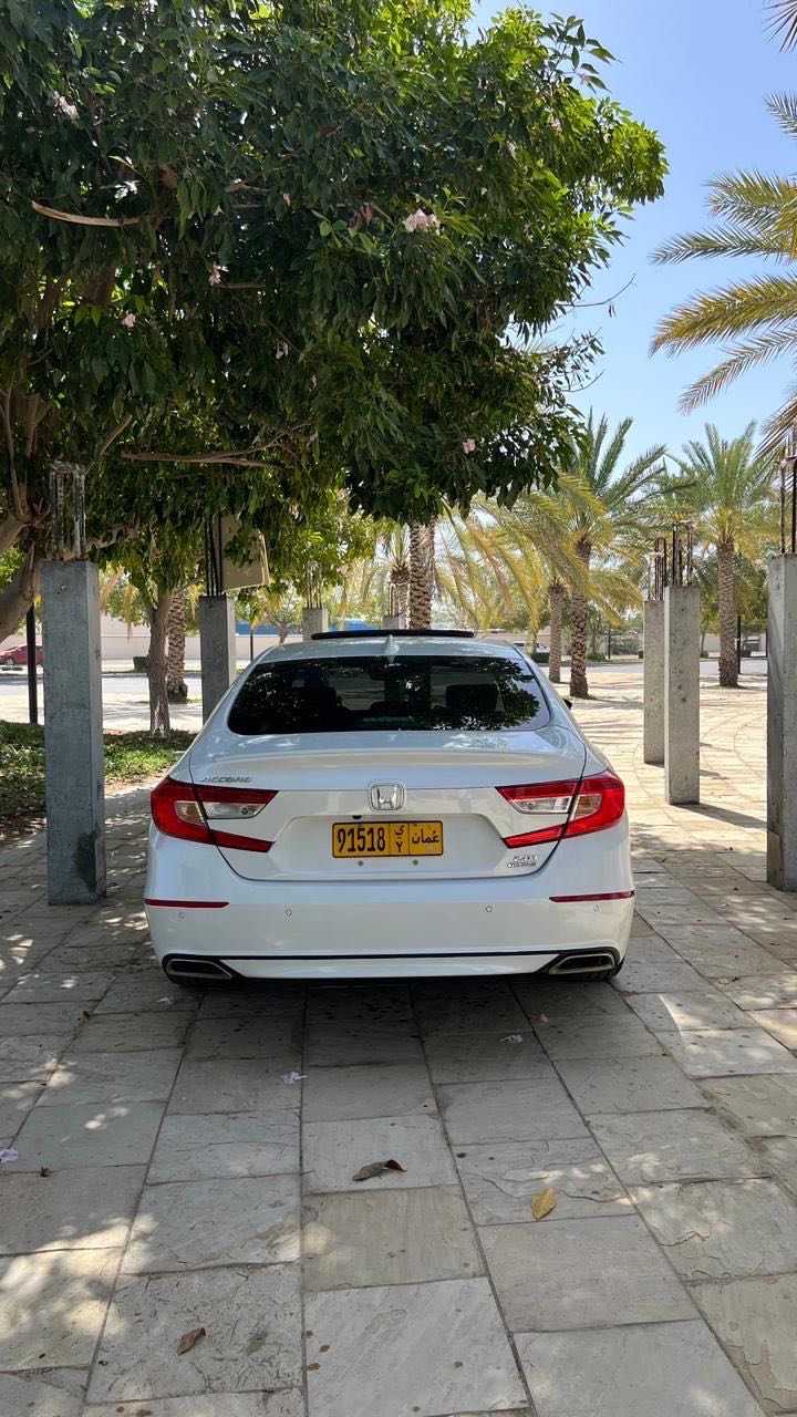 Car Image 2018 HONDA ACCORD TOURING