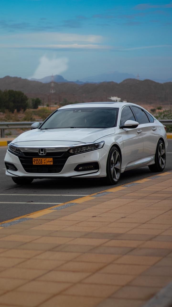 Car Image 2018 HONDA ACCORD TOURING