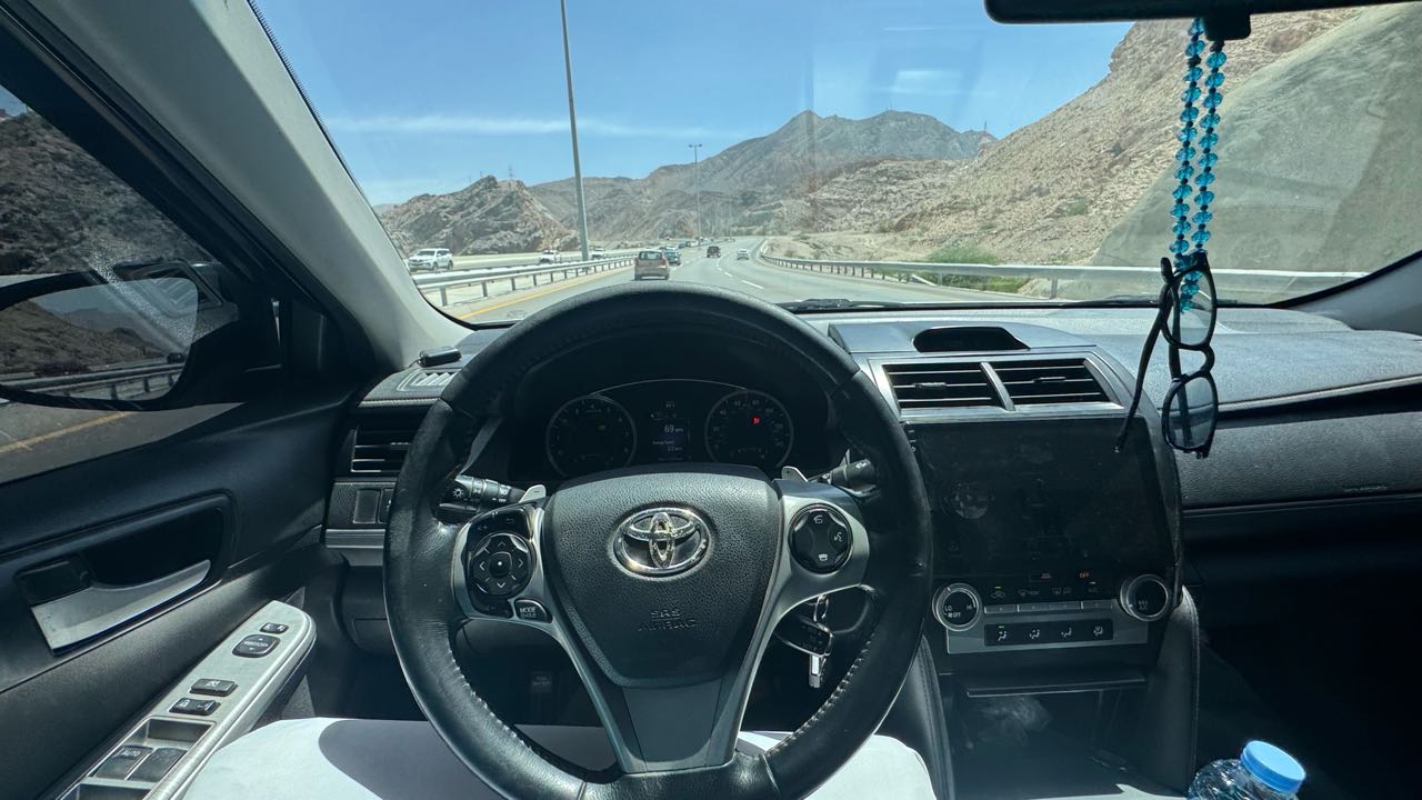 Car Image 2014 TOYOTA CAMRY SE