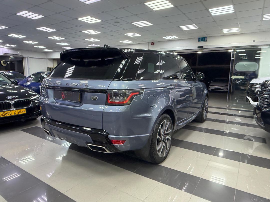 Car Image 2019 LAND ROVER SPORT 