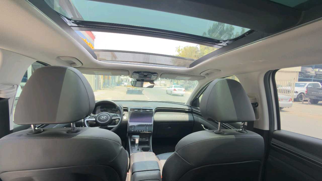Car Image 2024 HYUNDAI TUCSON