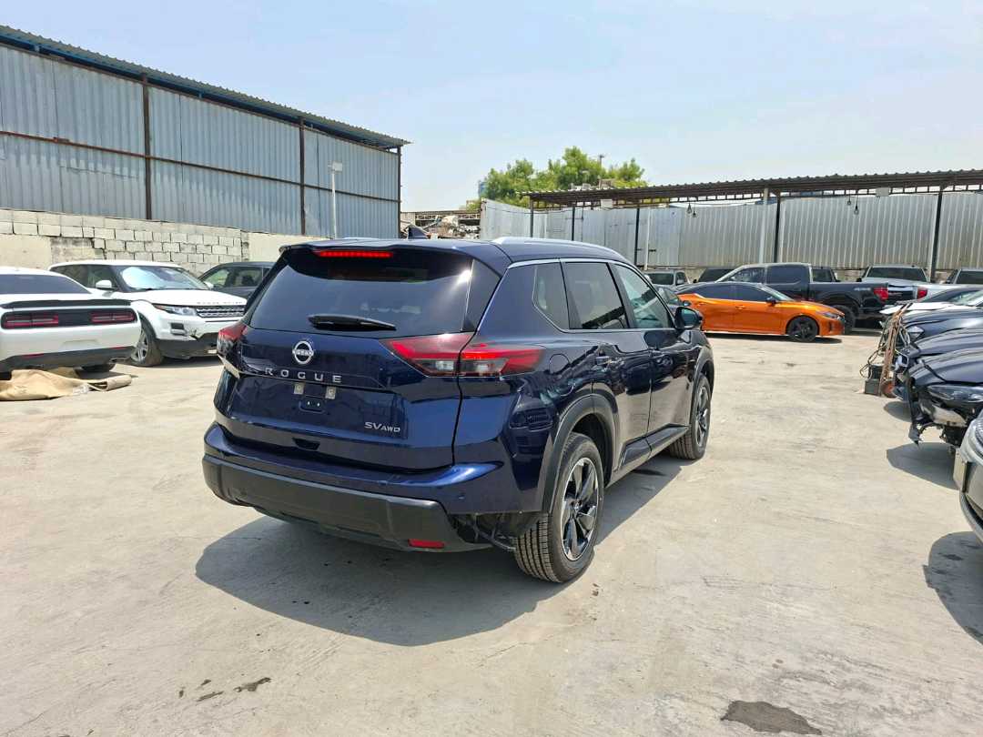 Car Image 2024 NISSAN ROGUE