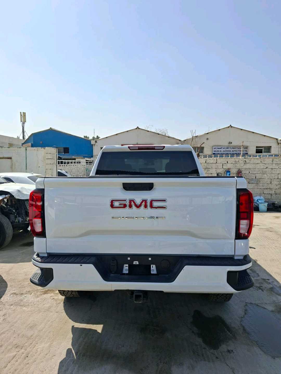 Car Image 2025 GMC SIERRA