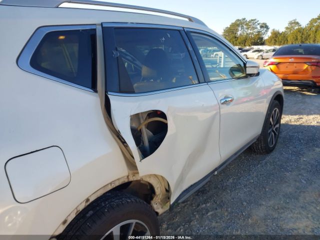 Car Image 2019 NISSAN ROGUE