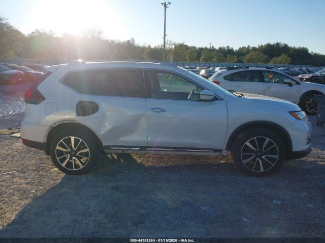 Car Image 2019 NISSAN ROGUE