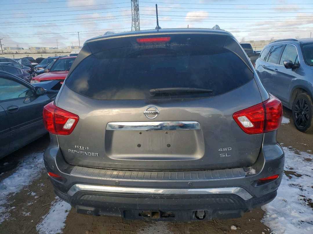 Car Image 2017 NISSAN PATHFINDER