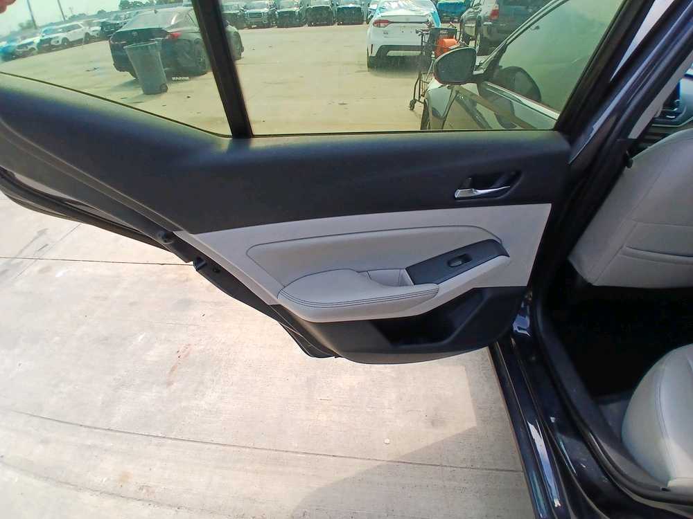 Car Image 2019 NISSAN ALTIMA