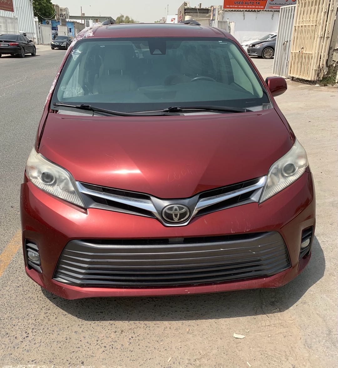 Car Image 2018 TOYOTA SIENNA