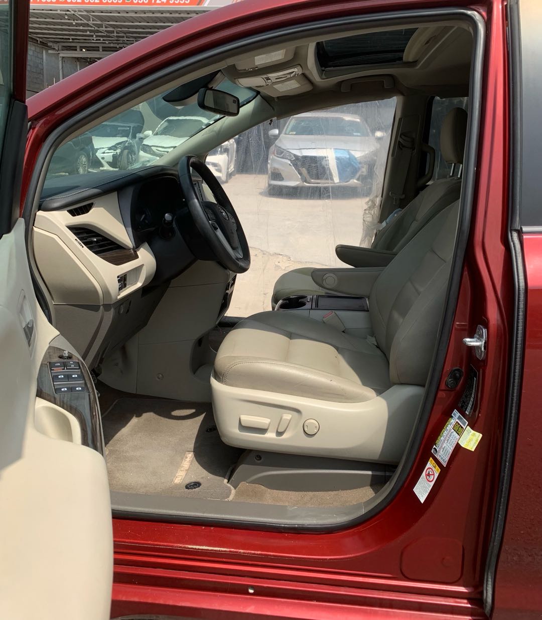 Car Image 2018 TOYOTA SIENNA