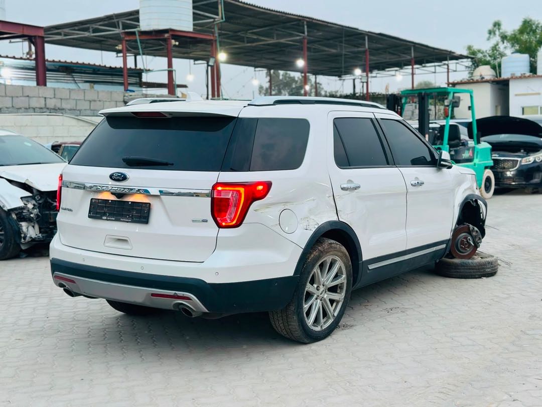 Car Image 2017 FORD EXPLORER
