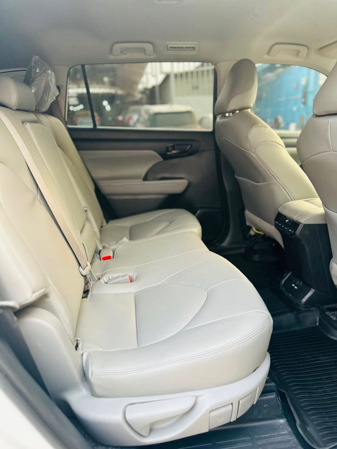 Car Image 2021 TOYOTA HIGHLANDER