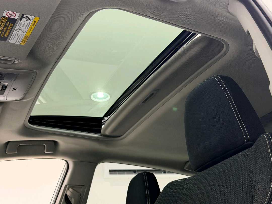 Car Image 2018 TOYOTA RAV4 XLE