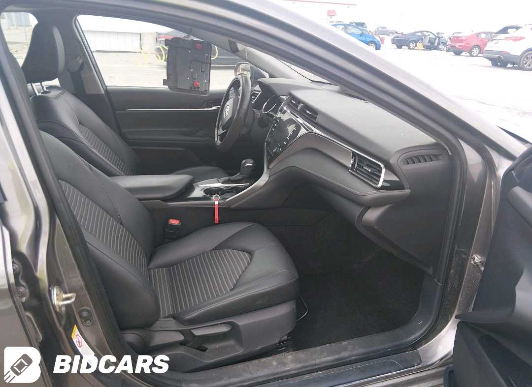 Car Image 2019 TOYOTA CAMRY