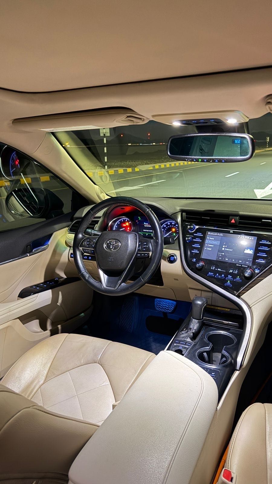 Car Image 2018 TOYOTA CAMRY XLE