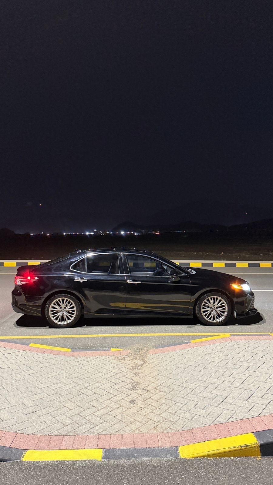 Car Image 2018 TOYOTA CAMRY XLE