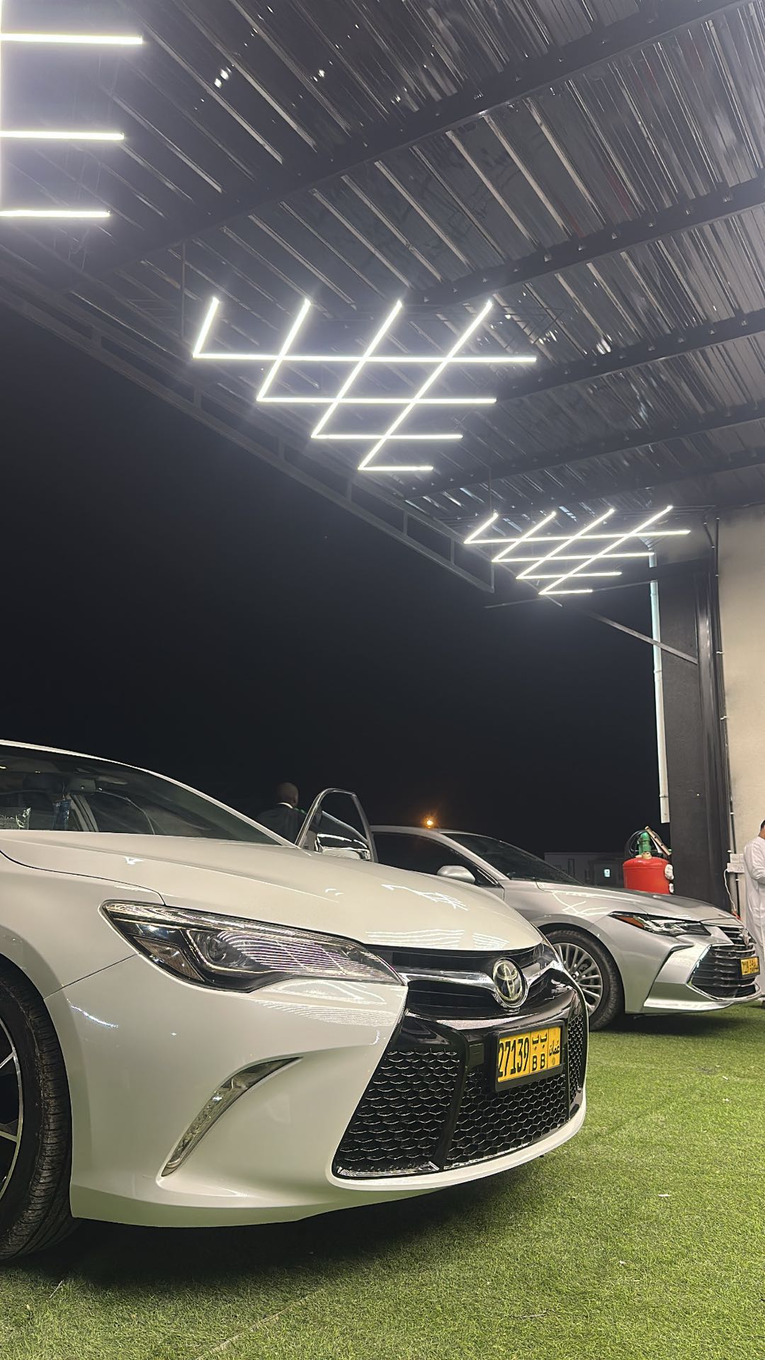 Car Image 2015 TOYOTA CAMRY XSE