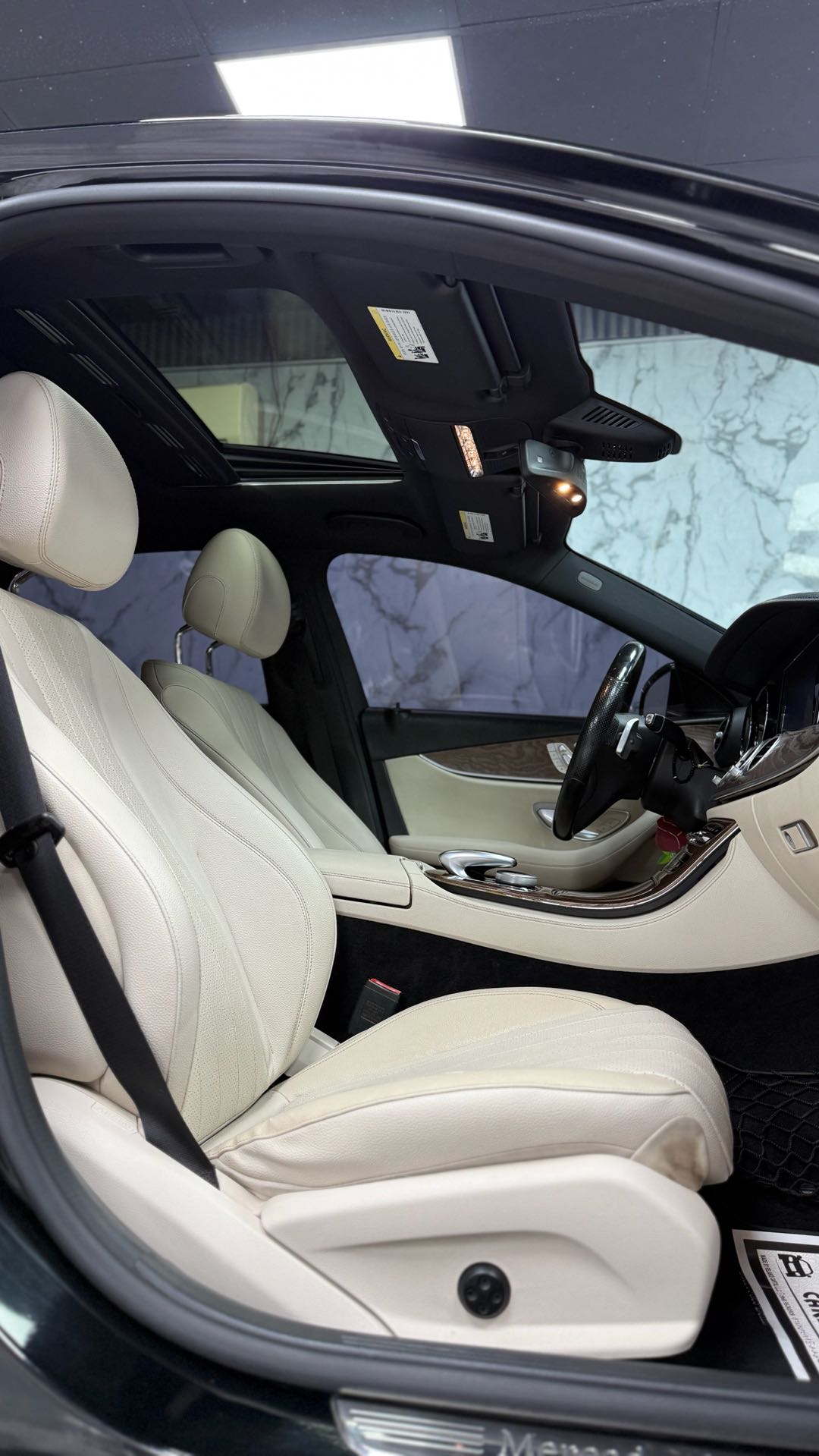 Car Image 2017 MERCEDES E Class 300