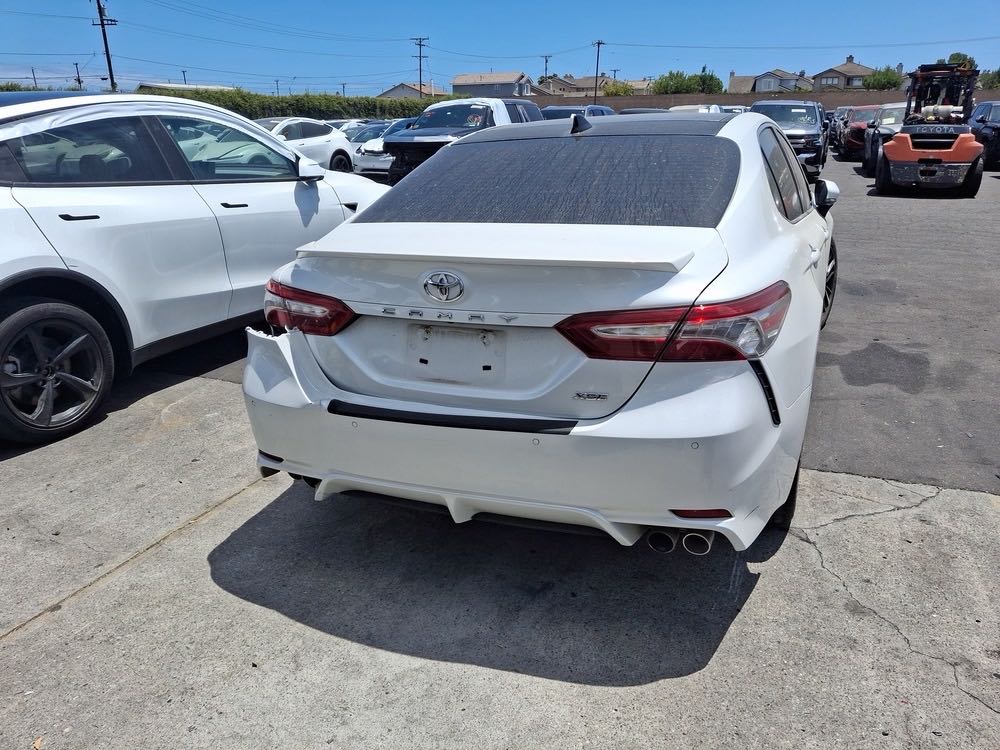 Car Image 2019 TOYOTA CAMRY