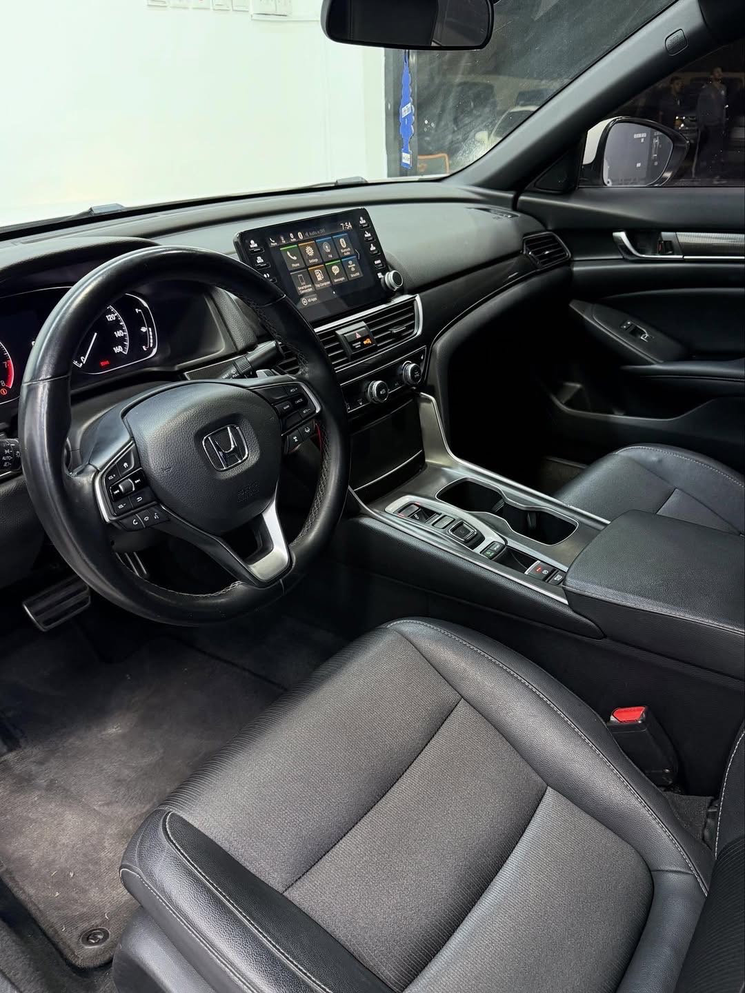 Car Image 2019 HONDA ACCORD SPORT