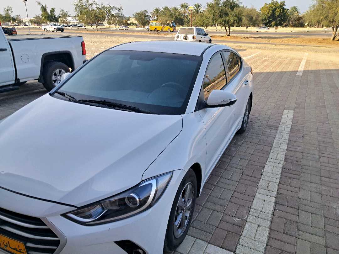 Car Image 2018 HYUNDAI ELANTRA SE