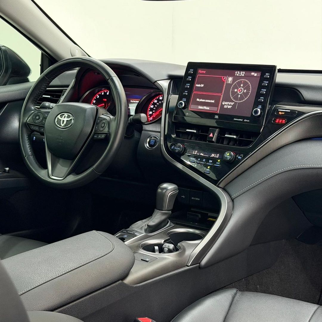Car Image 2022 TOYOTA CAMRY XSE