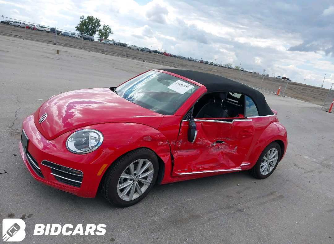 Car Image 2019 VOLKSWAGEN BEETLE