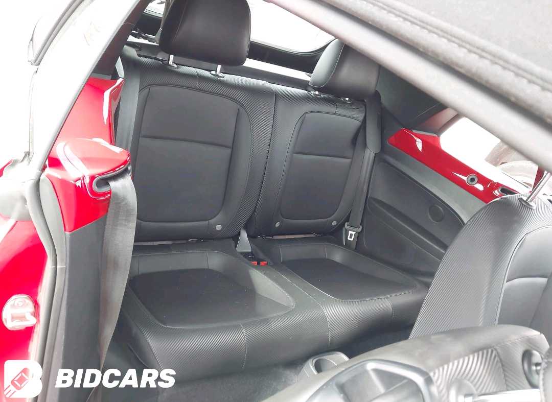 Car Image 2019 VOLKSWAGEN BEETLE