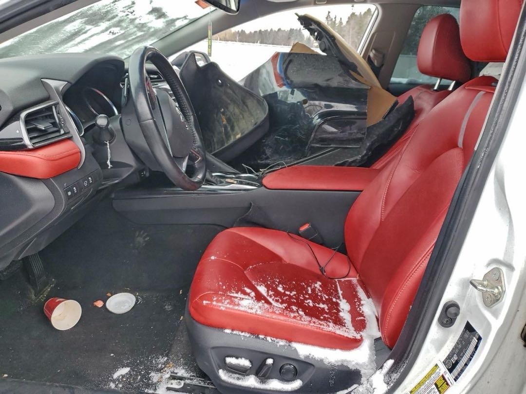 Car Image 2019 TOYOTA CAMRY