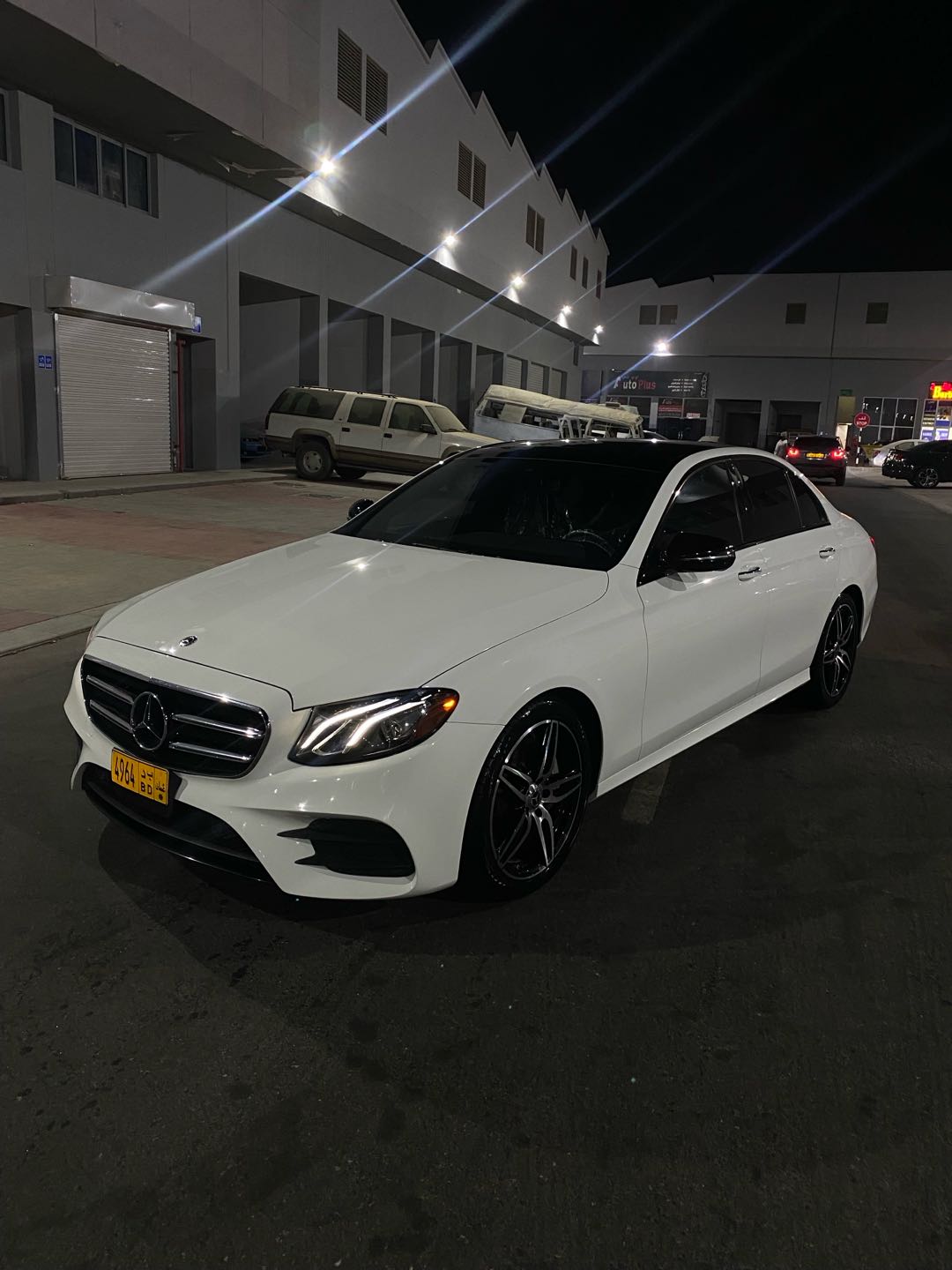 Car Image 2019 MERCEDES E Class 300
