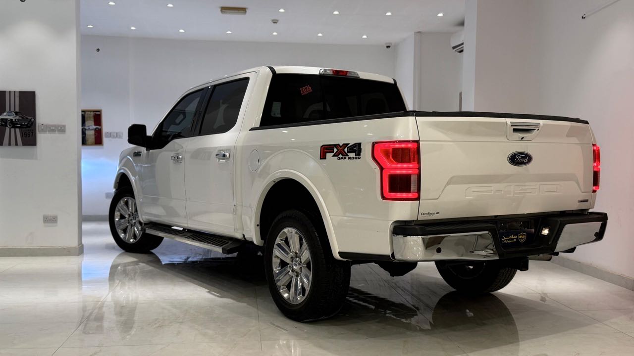 Car Image 2018 FORD F-150 Lariat