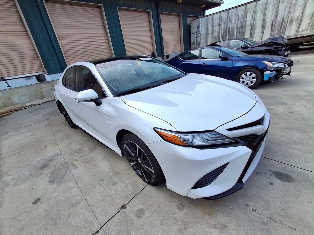 Car Image 2018 TOYOTA CAMRY