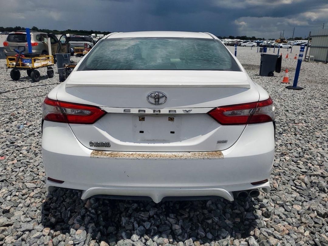 Car Image 2018 TOYOTA CAMRY