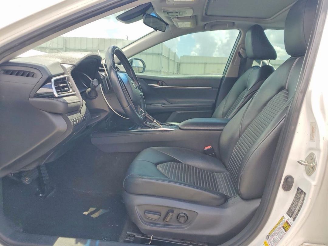 Car Image 2018 TOYOTA CAMRY
