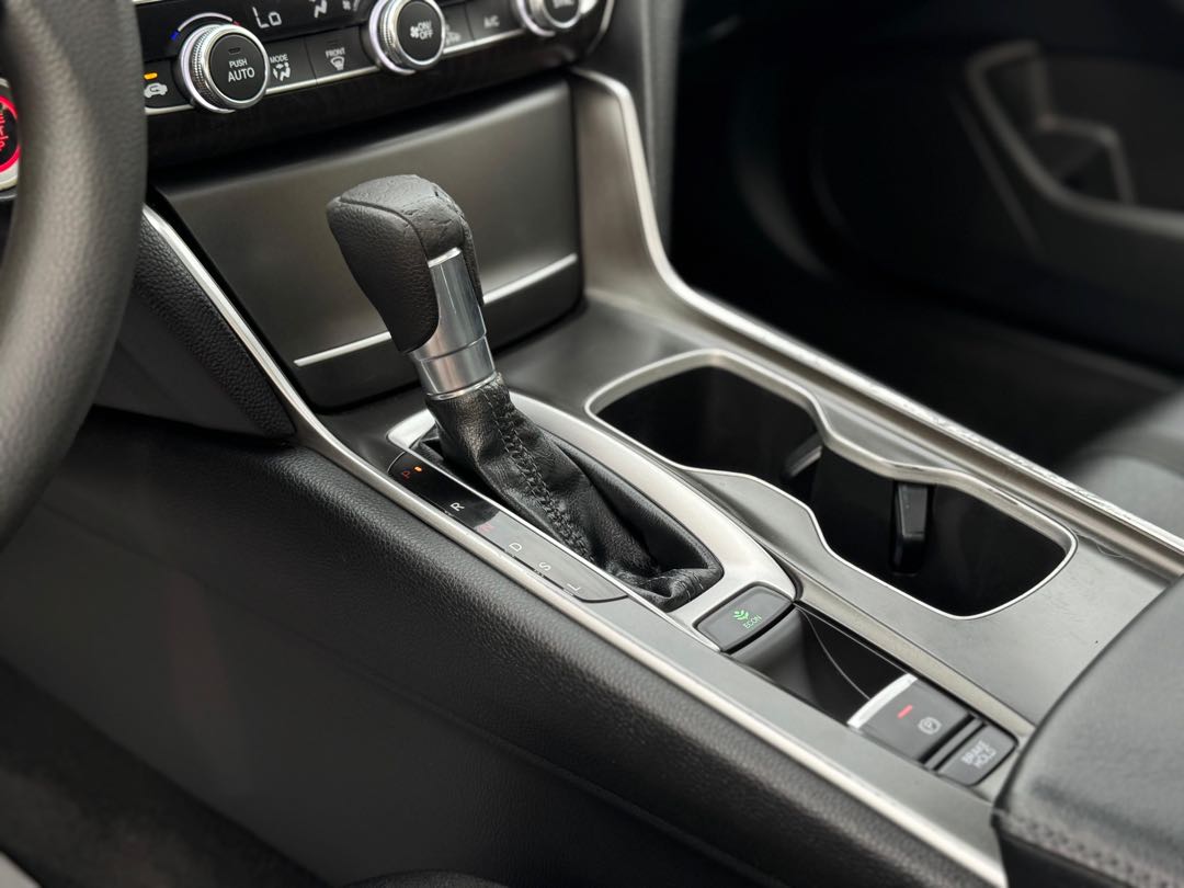 Car Image 2018 HONDA ACCORD EX