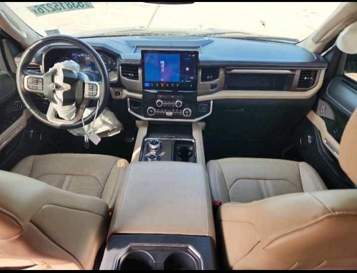 Car Image 2024 FORD EXPEDITION