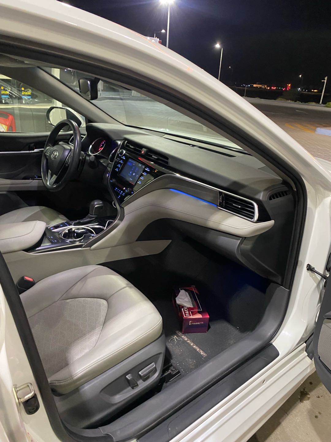 Car Image 2018 TOYOTA CAMRY XSE