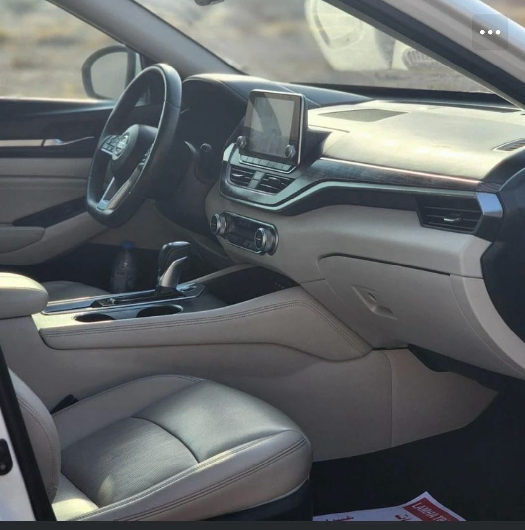 Car Image 2019 NISSAN ALTIMA SL