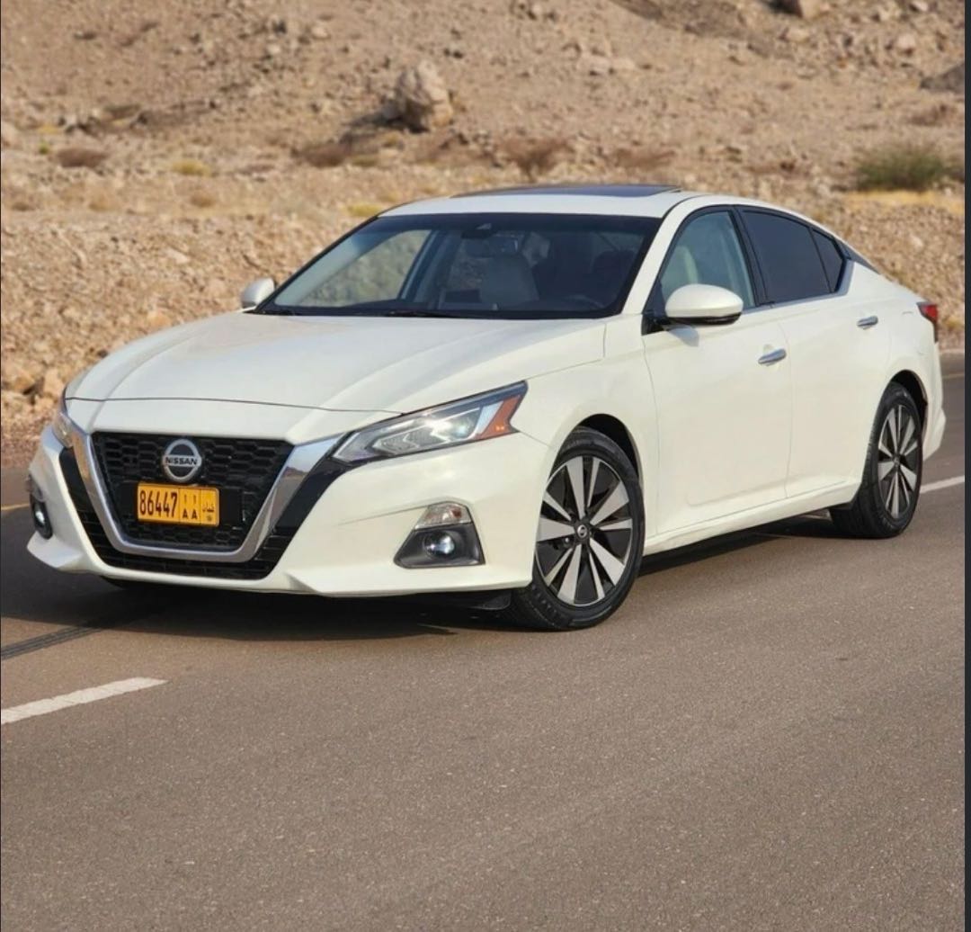 Car Image 2019 NISSAN ALTIMA SL