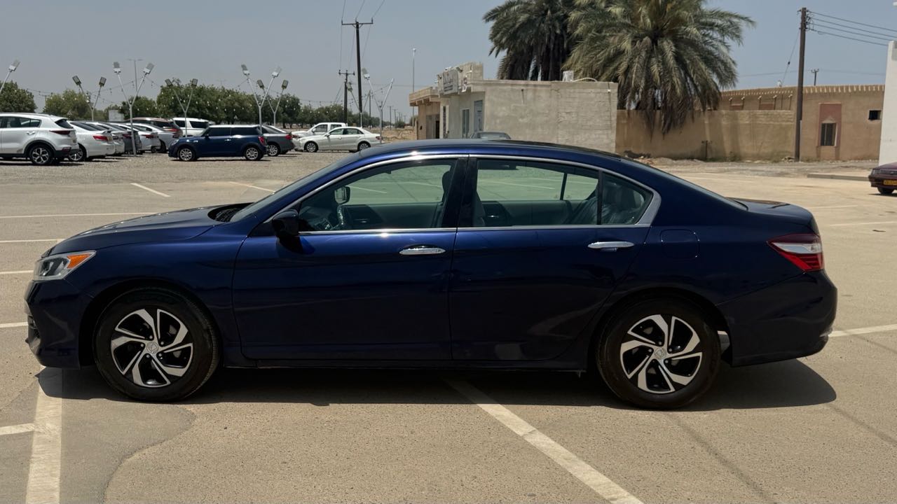Car Image 2017 HONDA ACCORD LX