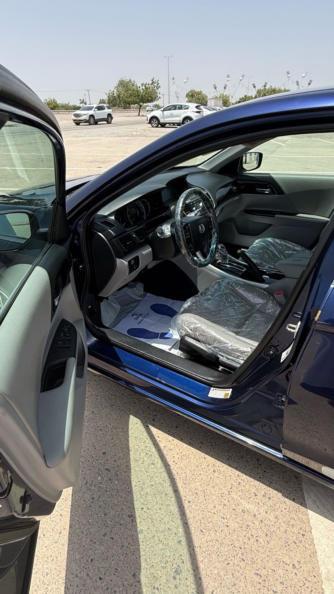 Car Image 2017 HONDA ACCORD LX
