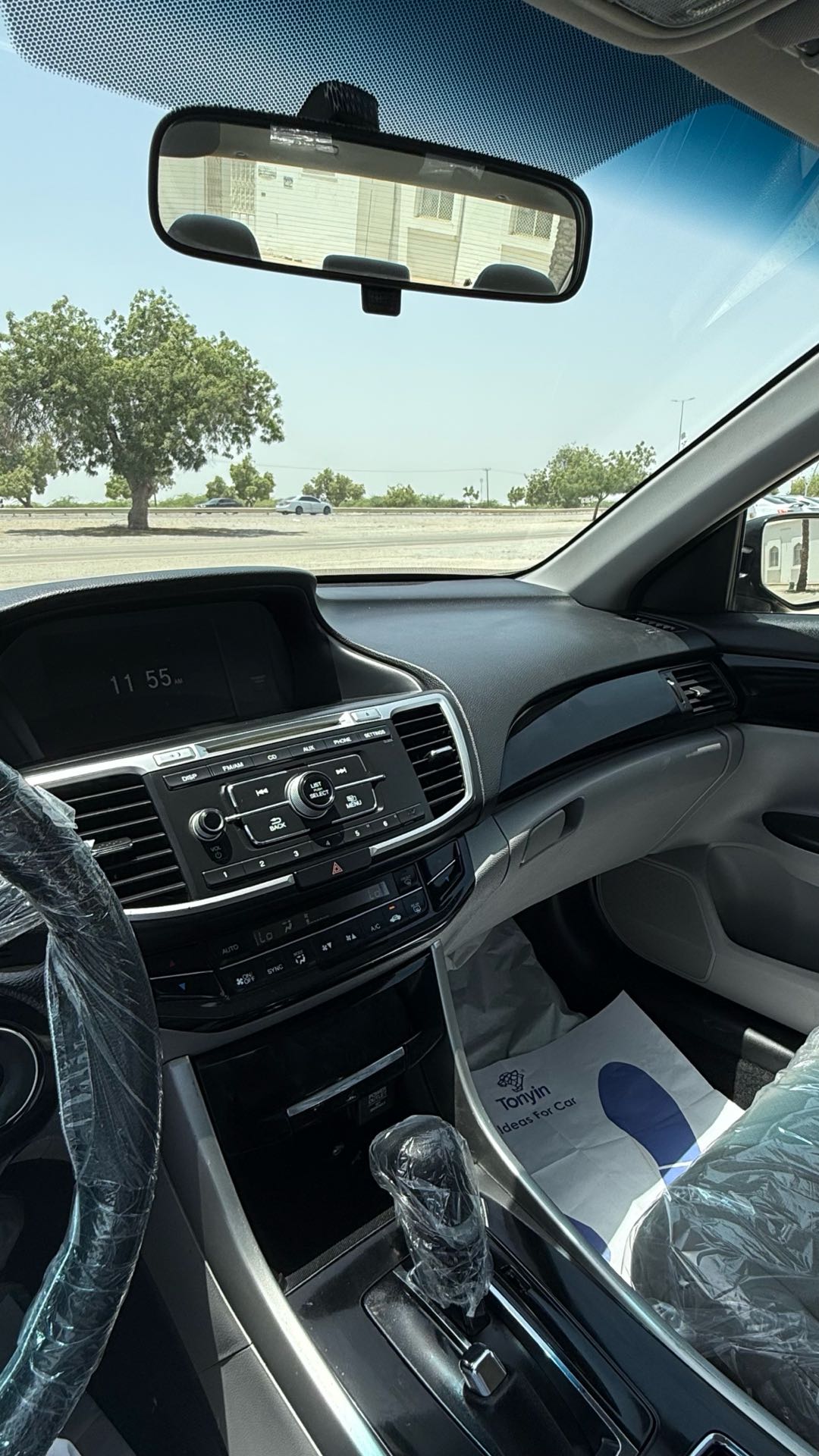 Car Image 2017 HONDA ACCORD LX