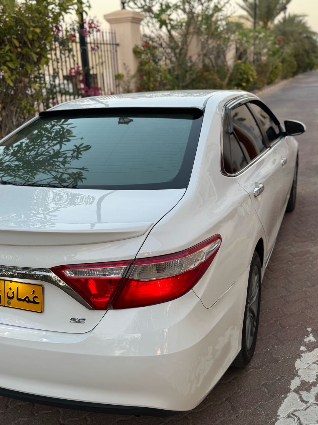Car Image 2015 TOYOTA CAMRY SE
